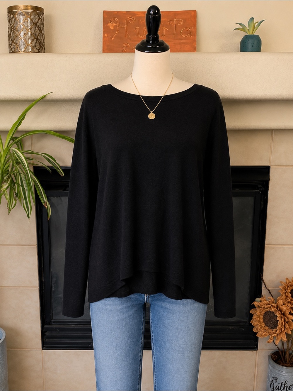 Olivaceous Black Lightweight Knit Sweater Women’s Medium High Low Hem